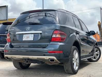 A picture of Ml350 2010 model Price 10m Location amuwo odofin Contact 07043312083