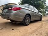 A picture of Hyundai sonata 2011 Registered Neatly baked once Perfect engine gear