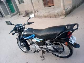 A picture of Tvs Hlx cc 125