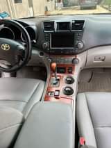 A picture of PRICE SLASH 100 PERFECT 2010 HIGHLANDER FULL OPTION LIMITED EDITION