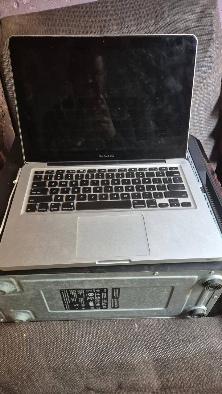 A picture of Macbook pro 2011 i5 8gb ram 256gb contact 0757552449