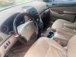 A picture of Toyota Sienna 07 model