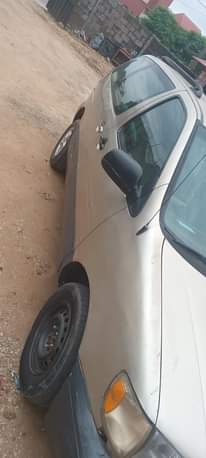 A picture of Toyota Sienna 2002 model