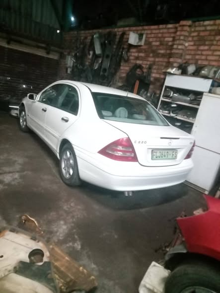 mercedes benz c220