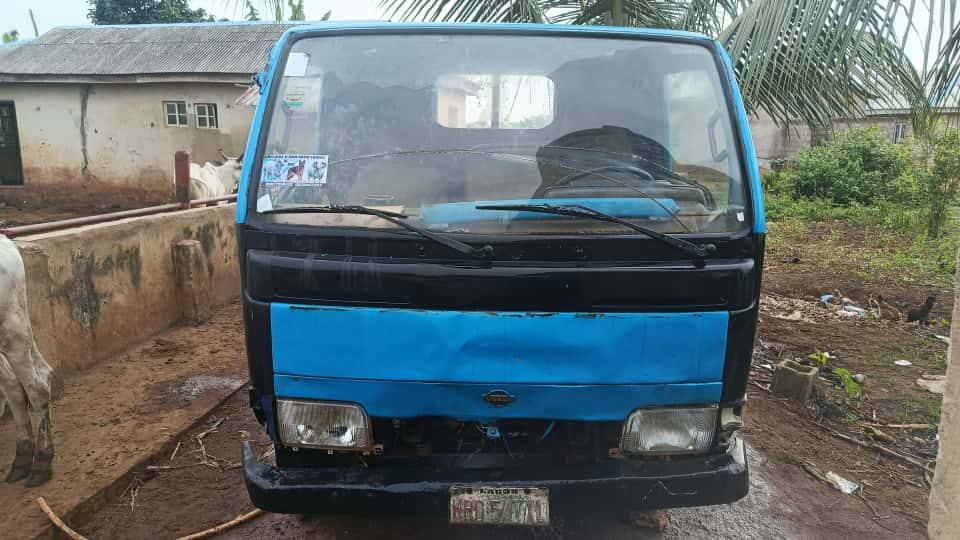 A picture of Nissan cabster 08123451380