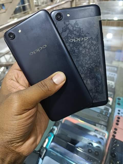 A picture of OPPO PHONE 128GB AT ONLY 220K KOOKI TOWERS KAMPALA