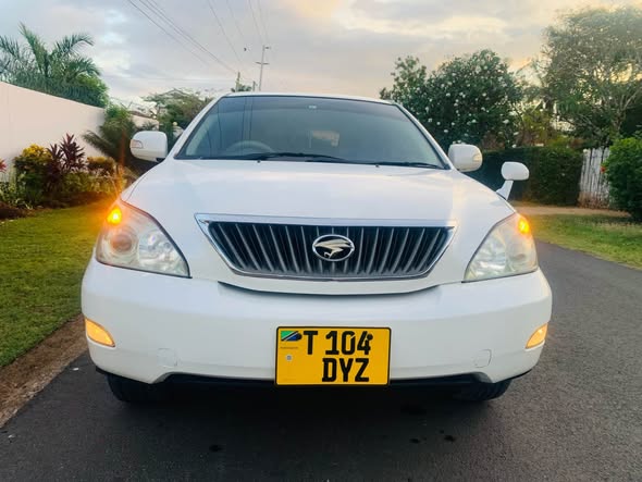 A picture of Toyota harrier SHEMELA Mwaka 2007 Cc 2360 Millage 129k km