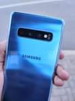 A picture of SAMSUNG S10 PLAIN