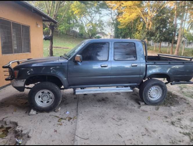 A picture of Toyota Hilux Double Cabin Dar es Salaam TZS 17 Million