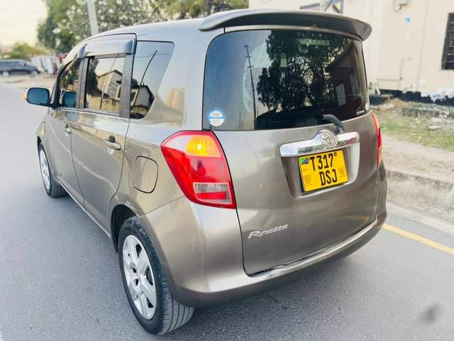 A picture of TOYOTA RACTIS DSJ Full Ac Full File Engine 1nz Cc