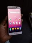 A picture of Samsung Galaxy c7 ram4 GB 32 finga mbele cm imenyooka