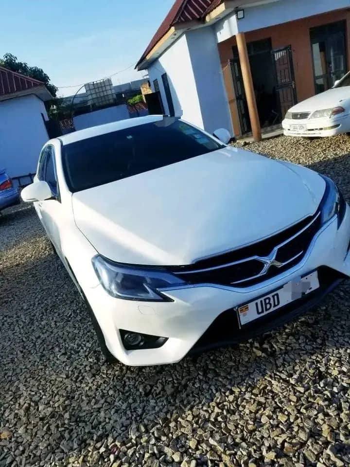A picture of Mark x 2015 model