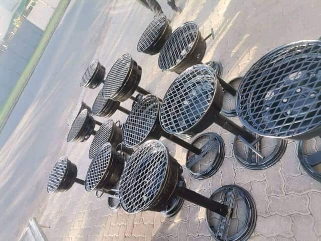 CARS &.