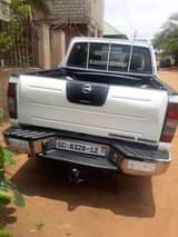 used nissan navara