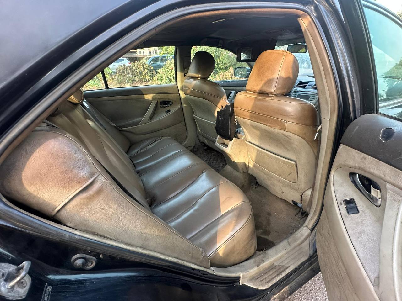 A picture of Toyota Camry 2008 leather seat 4plug