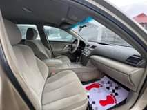 A picture of 2011 Toyota Camry le
