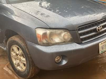 A picture of Toyota Highlander 2004 model