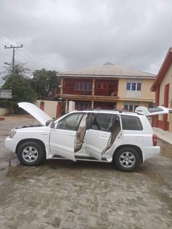 A picture of SMARTAUTOS Clean Toyota Highlander 3 Seaters Belgium Grade First User