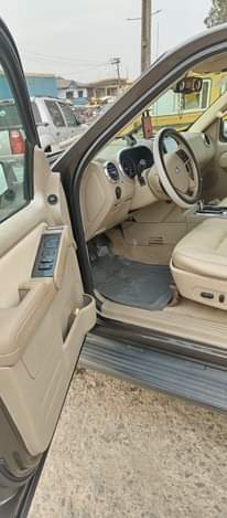 A picture of Ford explorer for sale