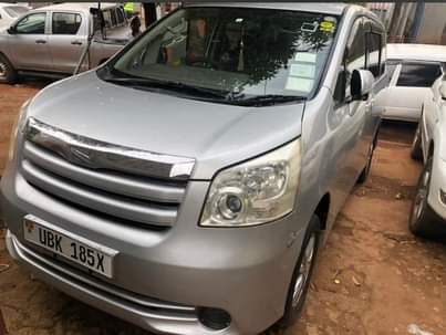 A picture of Toyota Noah