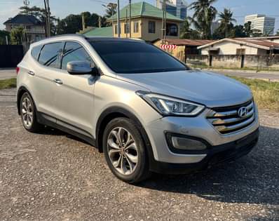 A picture of HYUNDAI SANTA FE 2014