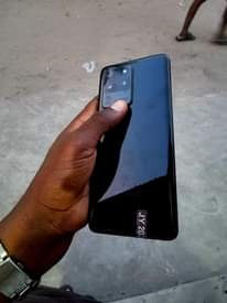 A picture of Samsung s20 ultra 0654702411