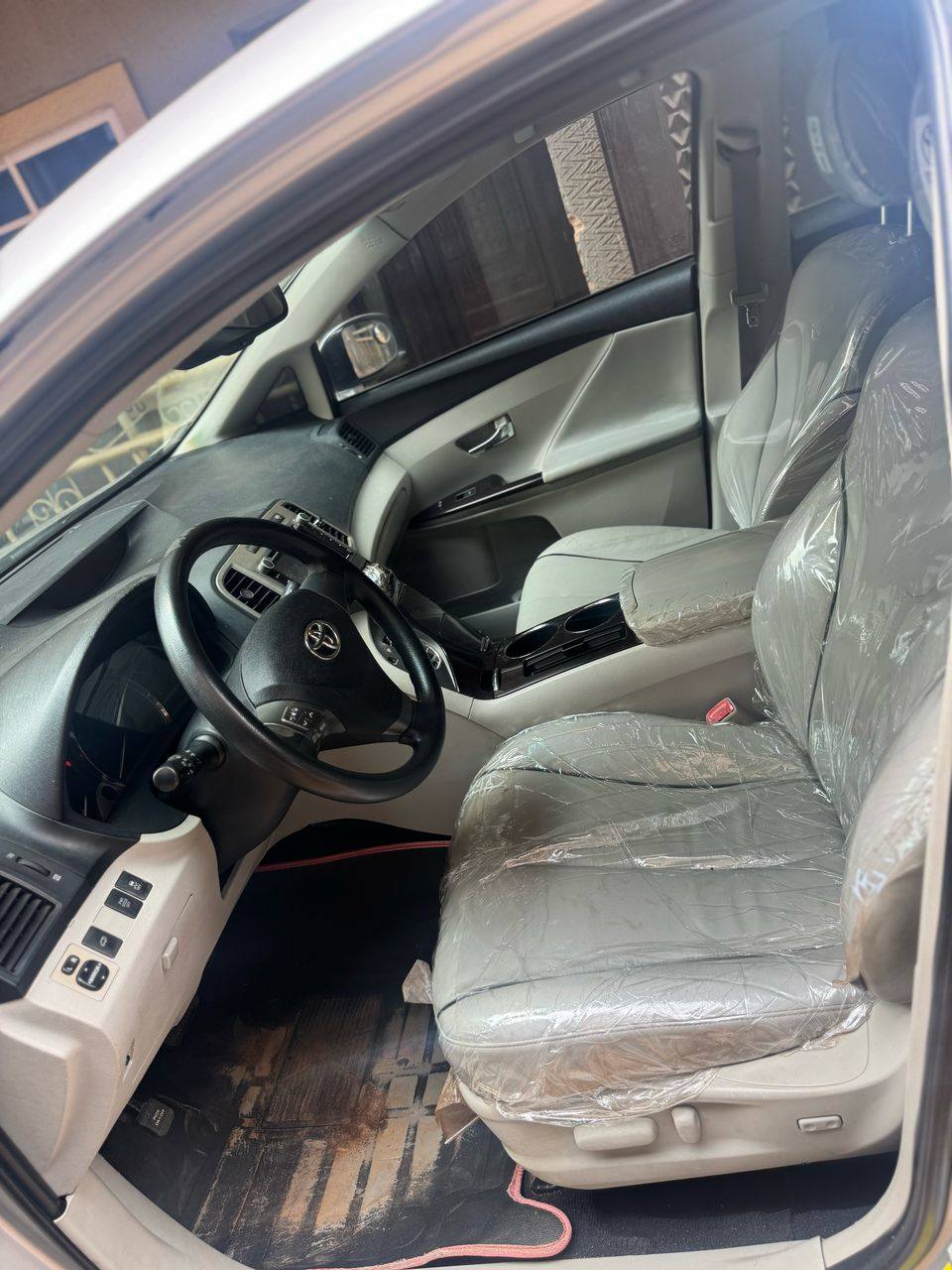 A picture of 2012 Toyota Venza 08165618646