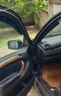 A picture of BMW X5