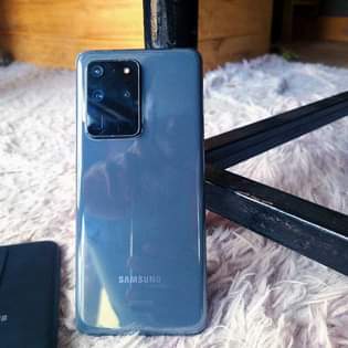 A picture of SAMSUNG S20 ULTRA
