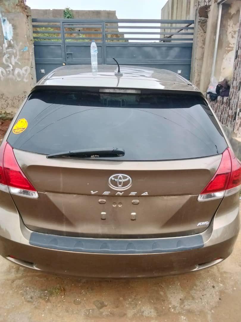 A picture of 2012 Foreign Used tokumbo venza
