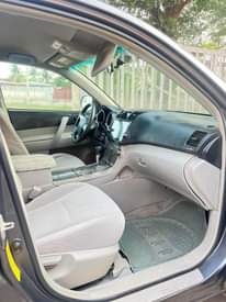 A picture of Toyota Highlander 2009