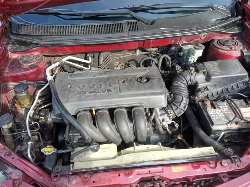 A picture of Pontiac vibe 2006 model Engine and gear sound Body is