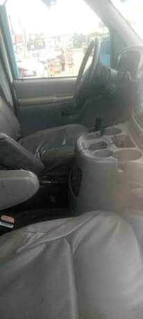 A picture of 2002 Ford E250