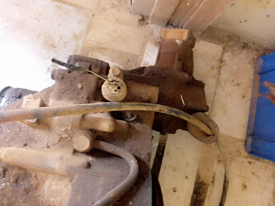 A picture of Honda crv 1999 model gear 4wd