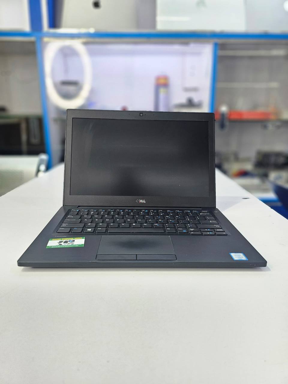 A picture of Dell latitude 7280