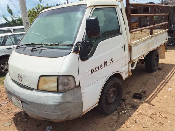 A picture of Mazda Pickup