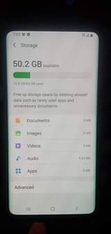 A picture of Samsung S9 64 GB 4GB ram 290 000 UGx call