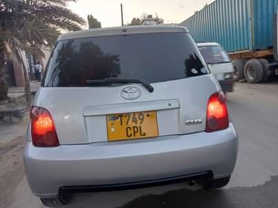 A picture of Toyota Ist on sale full file Full document price 7.7