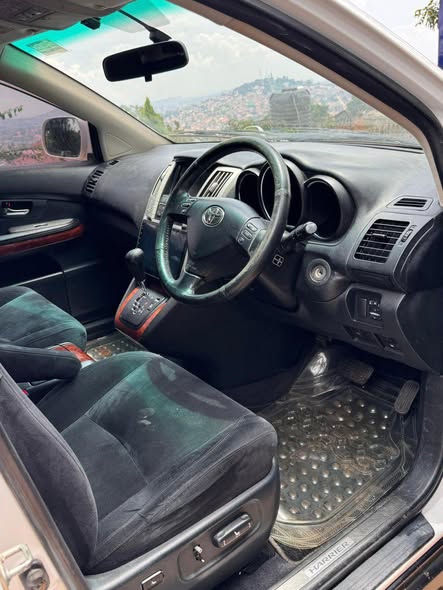 A picture of Toyota Harrier