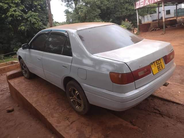 A picture of TOYOTA PREMEO