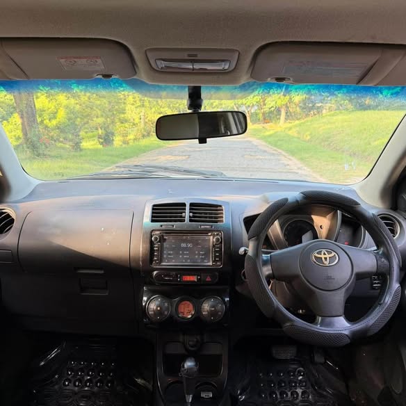 A picture of TOYOTA IST NEW