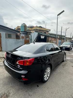 A picture of Lexus IS250 09