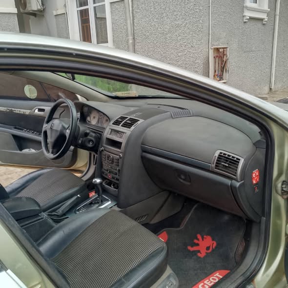A picture of Automatic Peugeot 407