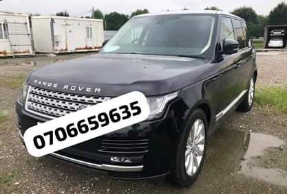 A picture of 2017 Range Rover Vogue automatic transmission Petrol 3000cc 5 Leather