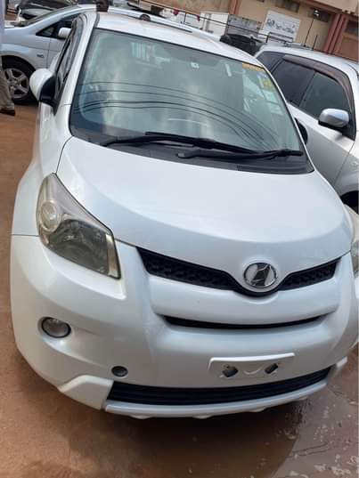 A picture of TOYOTA IST