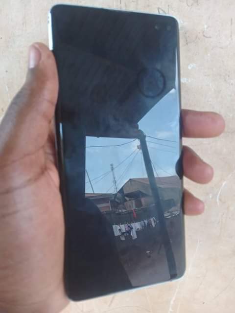 A picture of Samsung S10