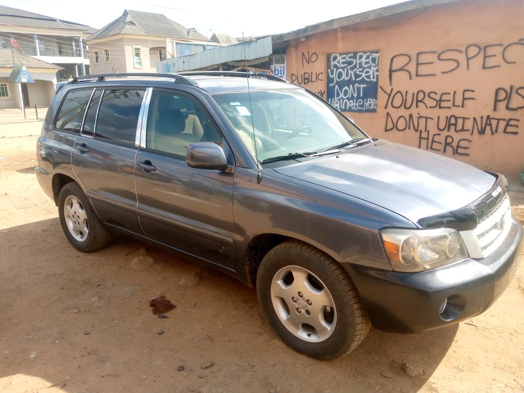 A picture of Toyota Highlander 2005 Registered 3rows V6 Location Egbe Ikotun Contact