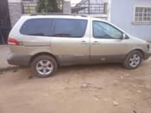 A picture of Toyota sienna 02
