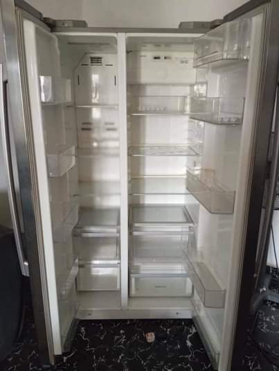 A picture of LG Refrigerator