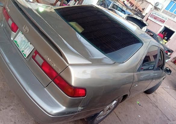 A picture of Clean Toyota Camry tinylight V6